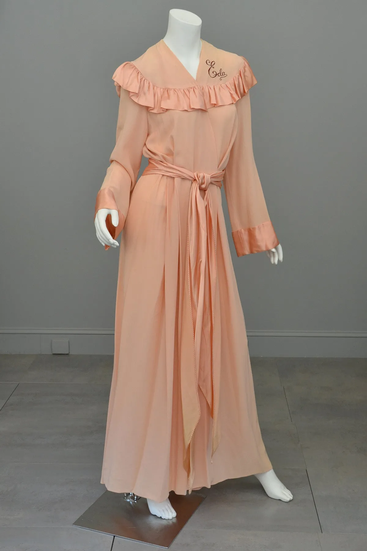1930s Peach Crepe Satin Ruffle Glamorous Robe - Call me Eda