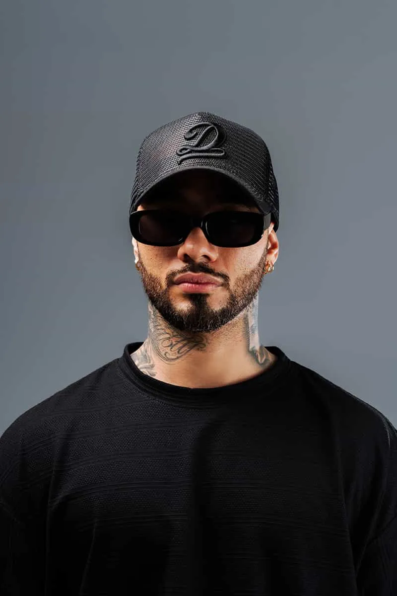 Gorra Para Hombre Negra Con Malla DNM