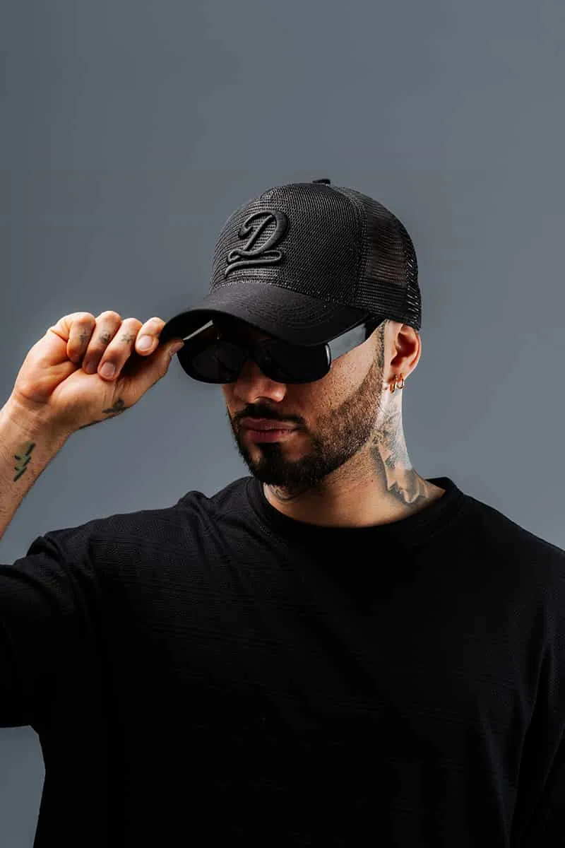 Gorra Para Hombre Negra Con Malla DNM