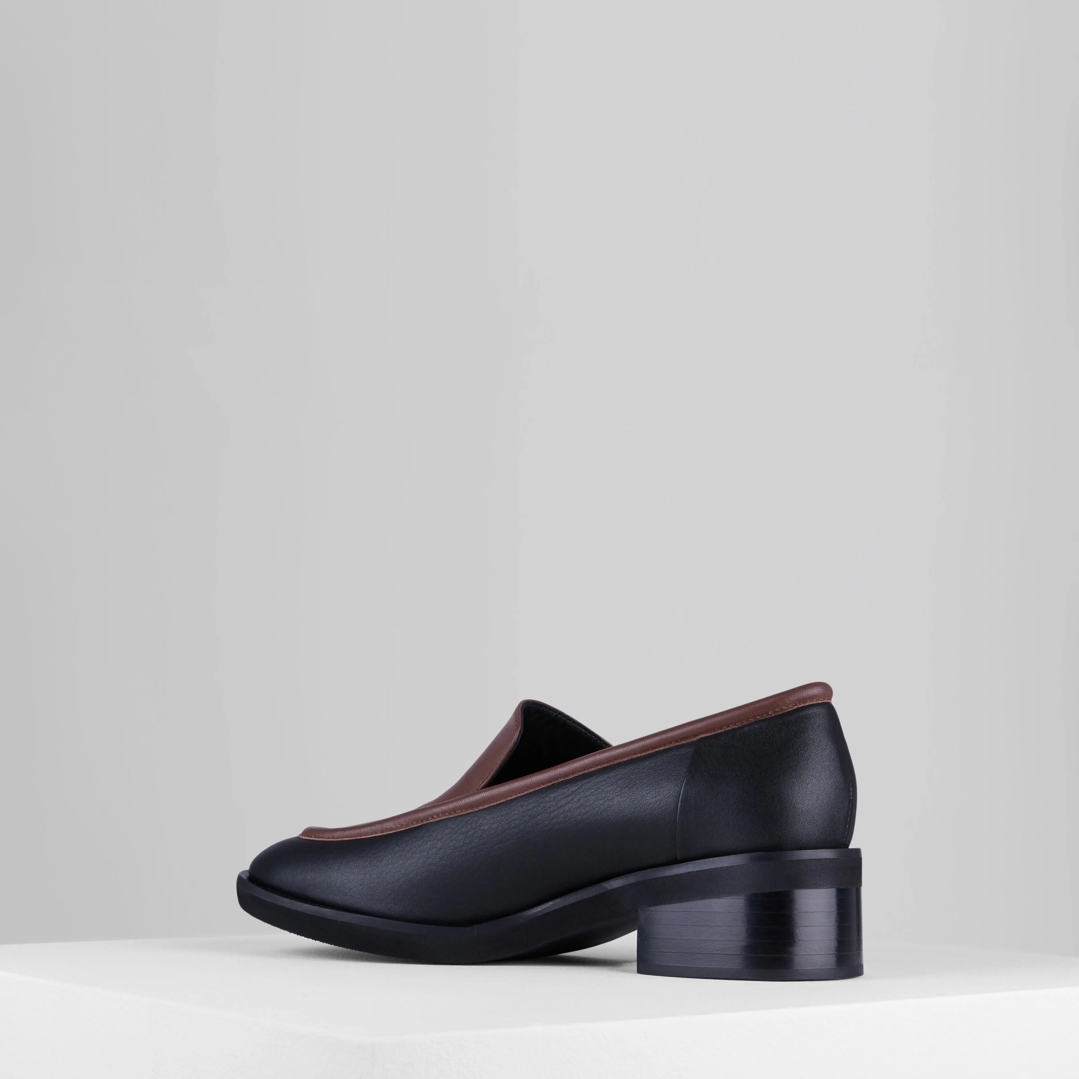 Sammy Loafers in Nero Bruciato